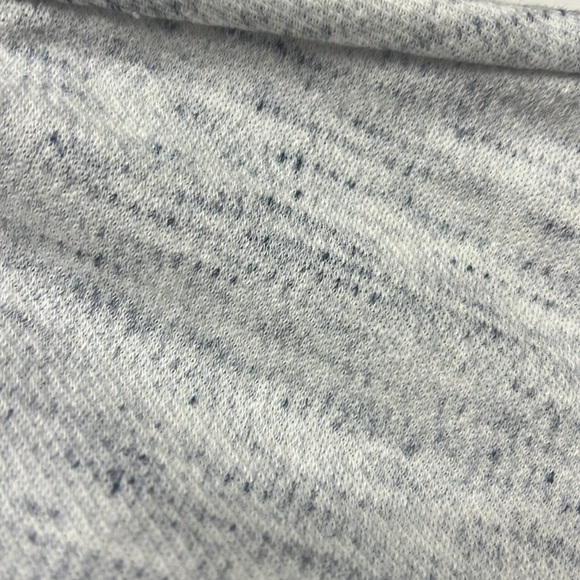 Bundle of 2 Haggar Men's Long Sleeve Tops in Navy and Light Gray- Size Large - Picture 3 of 5